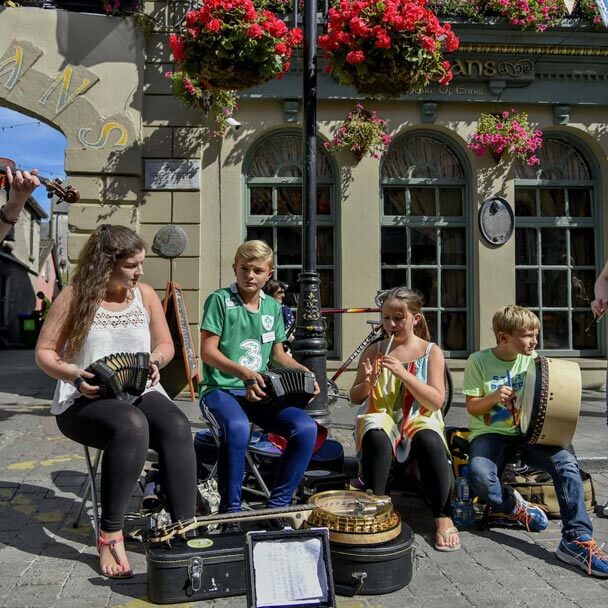 愛爾蘭音樂之都Ennis，以眾多音樂節而聞名的城市