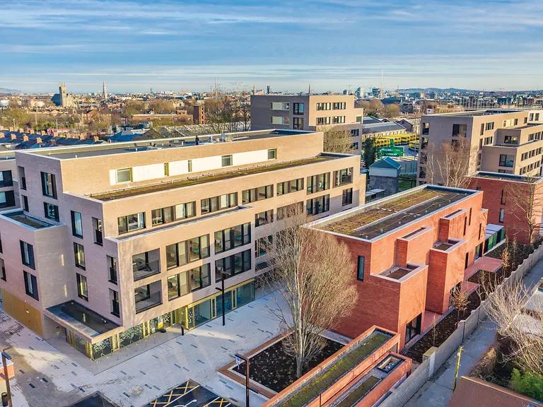 2026 CES 語言學校 最新優惠全解析|英國、愛爾蘭、加拿大遊學折扣+住宿方案一次看